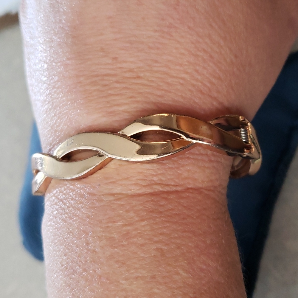 Rose gold color infinity hinge bracelet